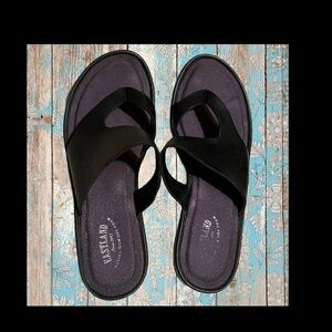 Eastland Leather Women's Laurel Wedge Sandal